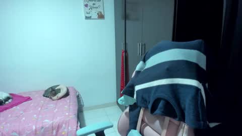 Snapshot of namibecker chatting on 02-15-25, 05:09 Nami online show from 02-15-25, 05:09