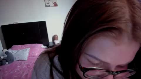 Snapshot of namibecker chatting on 11-15-25, 06:59 Nami online show from 11-15-25, 06:59