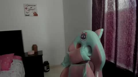 Snapshot of namibecker chatting on 11-16-25, 08:25 Nami online show from 11-16-25, 08:25