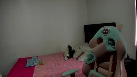 Snapshot of namibecker chatting on 01-12-26, 06:46 Nami online show from 01-12-26, 06:46