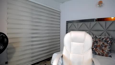 Snapshot of nana_levy chatting on 02-09-25, 03:43 Nana levy online show from 02-09-25, 03:43