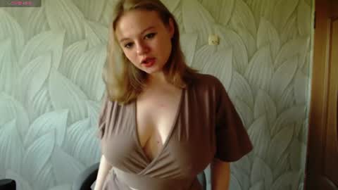 Snapshot of nana_moon1 chatting on 07-08-26, 11:42 Nana online show from 07-08-26, 11:42
