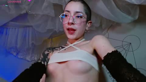 Snapshot of nanaxnana chatting on 02-23-25, 08:28 Alma Maria online show from 02-23-25, 08:28