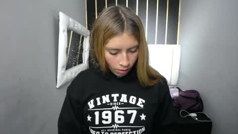 Snapshot of nancy_blonde chatting on 06-04-26, 12:55 nancy blonde online show from 06-04-26, 12:55