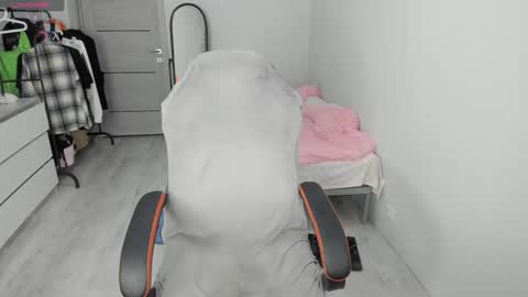 Nancy online show from 01-29-25, 08:40