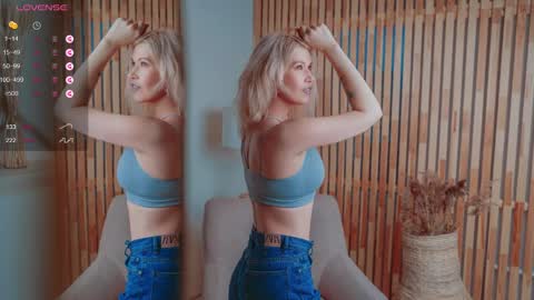 Snapshot of nancyfancyyy chatting on 01-29-25, 10:16 Follow my page on peach  online show from 01-29-25, 10:16