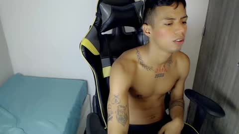 Snapshot of nando_col chatting on 10-17-25, 11:35 nando_col online show from 10-17-25, 11:35