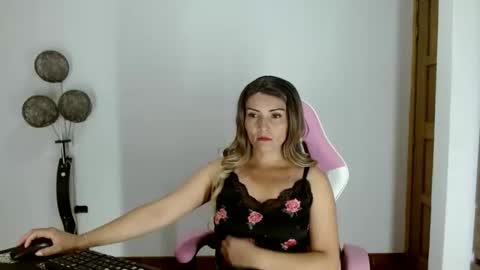 Snapshot of nanis_milf chatting on 12-04-25, 10:40 nanis online show from 12-04-25, 10:40