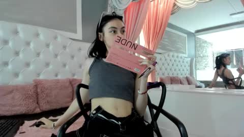 Snapshot of naomi_cooper__ chatting on 10-02-25, 01:29 naomi online show from 10-02-25, 01:29