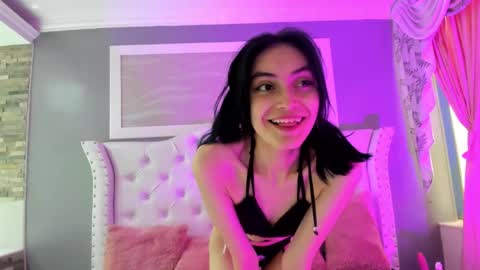 Snapshot of naomi_cooper__ chatting on 10-08-25, 01:31 naomi online show from 10-08-25, 01:31