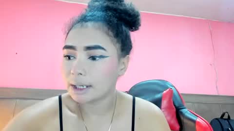 Snapshot of naomi_moon_ chatting on 07-11-26, 07:27 Naomi Moon online show from 07-11-26, 07:27