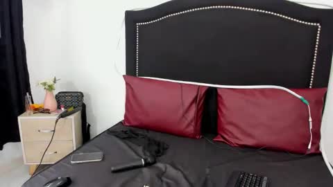 Snapshot of naomidirty_ chatting on 03-12-26, 01:50 naomidirty_ online show from 03-12-26, 01:50