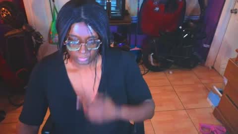 Snapshot of naomifux chatting on 05-07-26, 10:20 Naomi online show from 05-07-26, 10:20