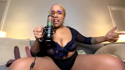 Naomigiirl6 online show from 02-13-25, 08:59
