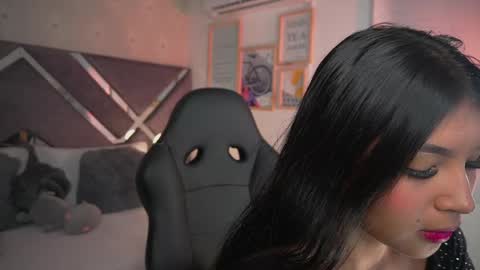 Naomi-Gray  online show from 06-04-26, 07:09