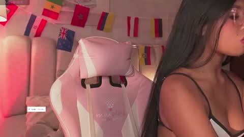Naomi-Gray  online show from 06-30-26, 07:04