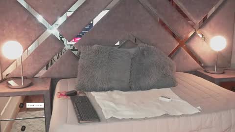 Naomi-Gray  online show from 07-28-26, 06:42