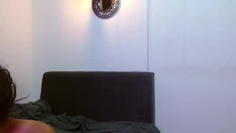 Naomi Campbel online show from 10-26-25, 02:39