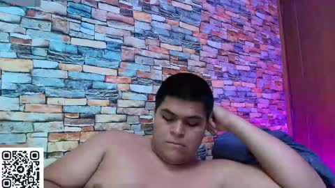 Snapshot of naomii_campbelll chatting on 05-17-26, 08:27 Naomi Campbel online show from 05-17-26, 08:27