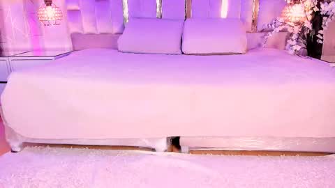 Snapshot of naomii_star chatting on 02-25-26, 04:55 online show from 02-25-26, 04:55