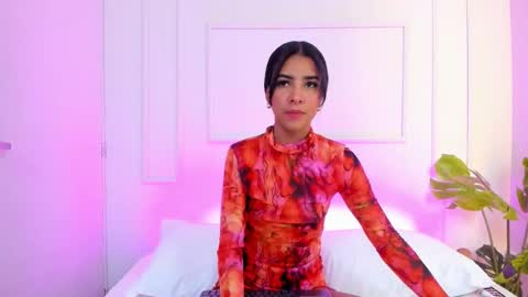 Snapshot of naomiklarc chatting on 12-04-25, 08:17 Naomi Klarc online show from 12-04-25, 08:17