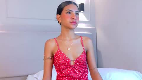 Snapshot of naomiklarc chatting on 01-13-26, 11:48 Naomi Klarc online show from 01-13-26, 11:48