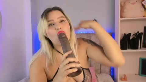 Laura  online show from 06-26-26, 11:03