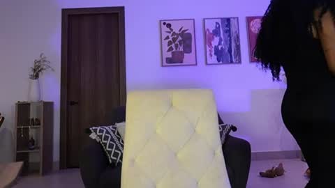 Naomi     online show from 06-13-26, 02:53