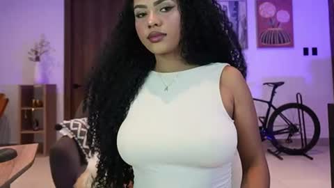 Naomi     online show from 06-14-26, 04:14