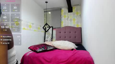 Snapshot of naomy__smith__ chatting on 02-22-25, 05:35 N A O M Y online show from 02-22-25, 05:35