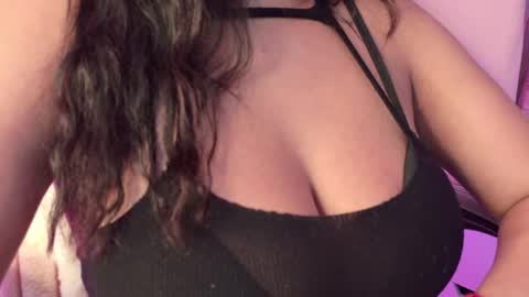 Naomy  online show from 04-25-26, 01:41