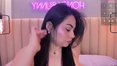Naomy  online show from 06-27-26, 10:53