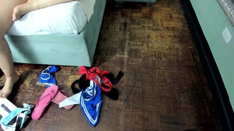 Snapshot of naomysakura chatting on 12-19-25, 06:48 Naomy online show from 12-19-25, 06:48