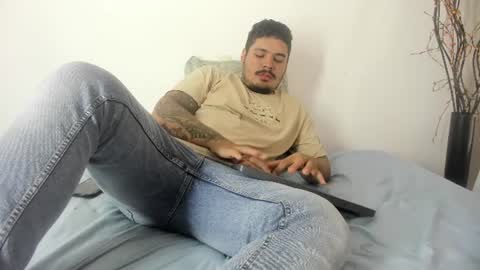 Snapshot of narciso_kh chatting on 07-22-26, 07:27 deibyd online show from 07-22-26, 07:27