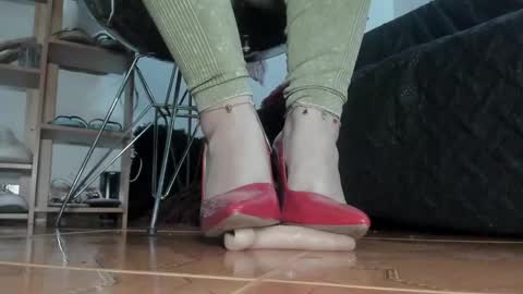 Snapshot of nasha__brown chatting on 02-27-25, 10:31 Nasha online show from 02-27-25, 10:31