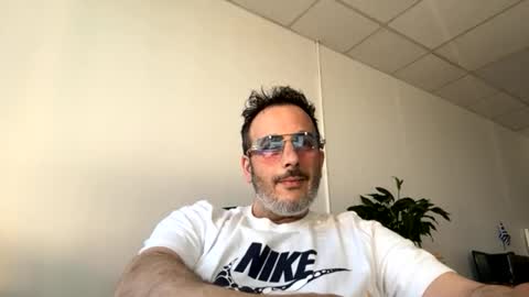 Snapshot of nassobout chatting on 05-30-26, 11:35 nassobout online show from 05-30-26, 11:35
