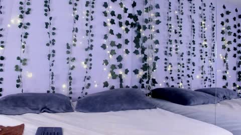 Maira online show from 01-17-25, 01:47