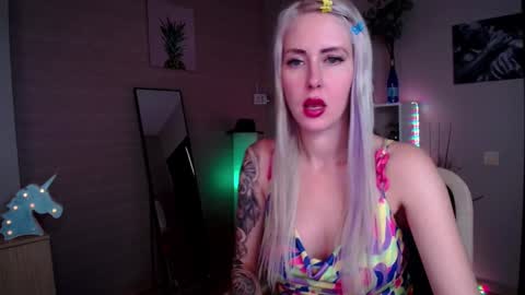 Snapshot of nastasya_cute chatting on 12-14-24, 05:07 Nastya online show from 12-14-24, 05:07