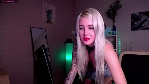 Snapshot of nastasya_cute chatting on 01-13-25, 01:45 Nastya online show from 01-13-25, 01:45