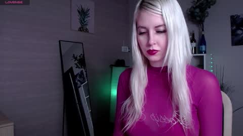Snapshot of nastasya_cute chatting on 02-05-25, 01:37 Nastya online show from 02-05-25, 01:37