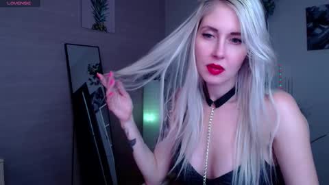 Snapshot of nastasya_cute chatting on 02-18-25, 05:09 Nastya online show from 02-18-25, 05:09