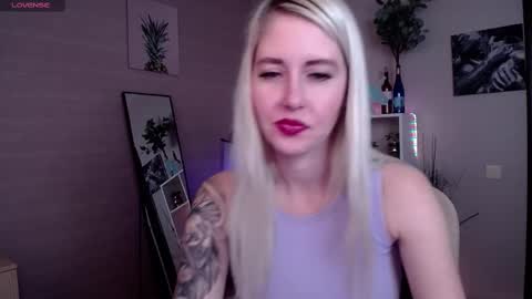 Snapshot of nastasya_cute chatting on 03-11-25, 04:54 Nastya online show from 03-11-25, 04:54