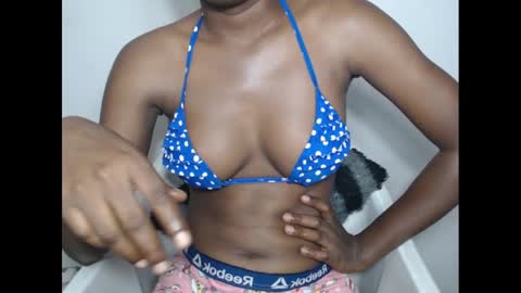 nasty_luna0 online show from 03-12-25, 04:30