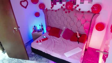 nat_evans8 online show from 02-15-26, 07:51