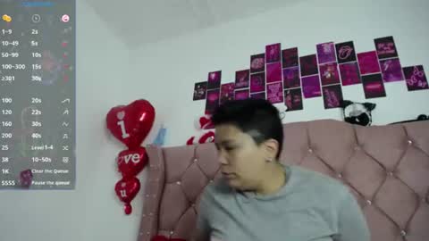 nat_evans8 online show from 06-18-26, 01:17