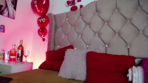 nat_evans8 online show from 07-14-26, 03:55