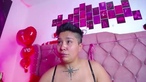 nat_evans8 online show from 07-26-26, 12:52