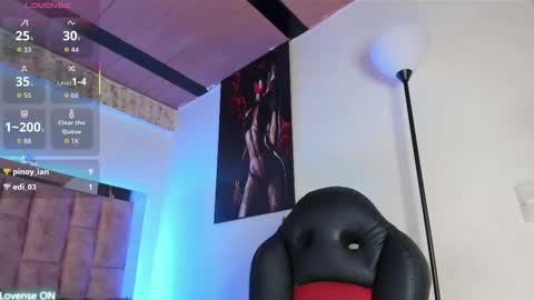 Snapshot of natababe_ chatting on 11-07-25, 12:32 natababe_ online show from 11-07-25, 12:32