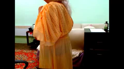 natali online show from 09-30-25, 06:18