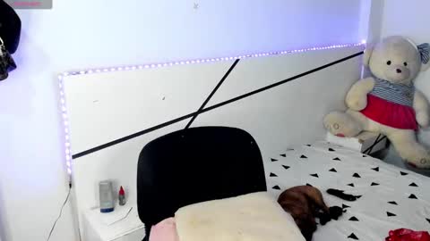 Snapshot of natalia_cb chatting on 12-28-24, 01:59 Natalia  online show from 12-28-24, 01:59